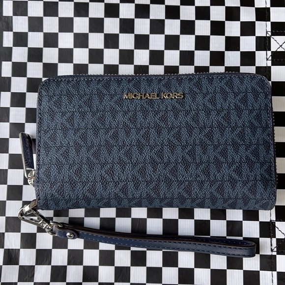 Michael Kors Jet Set Travel Lg Flat Multifunctional Phone Case-Wristlet-Wallet - Picture 1 of 16